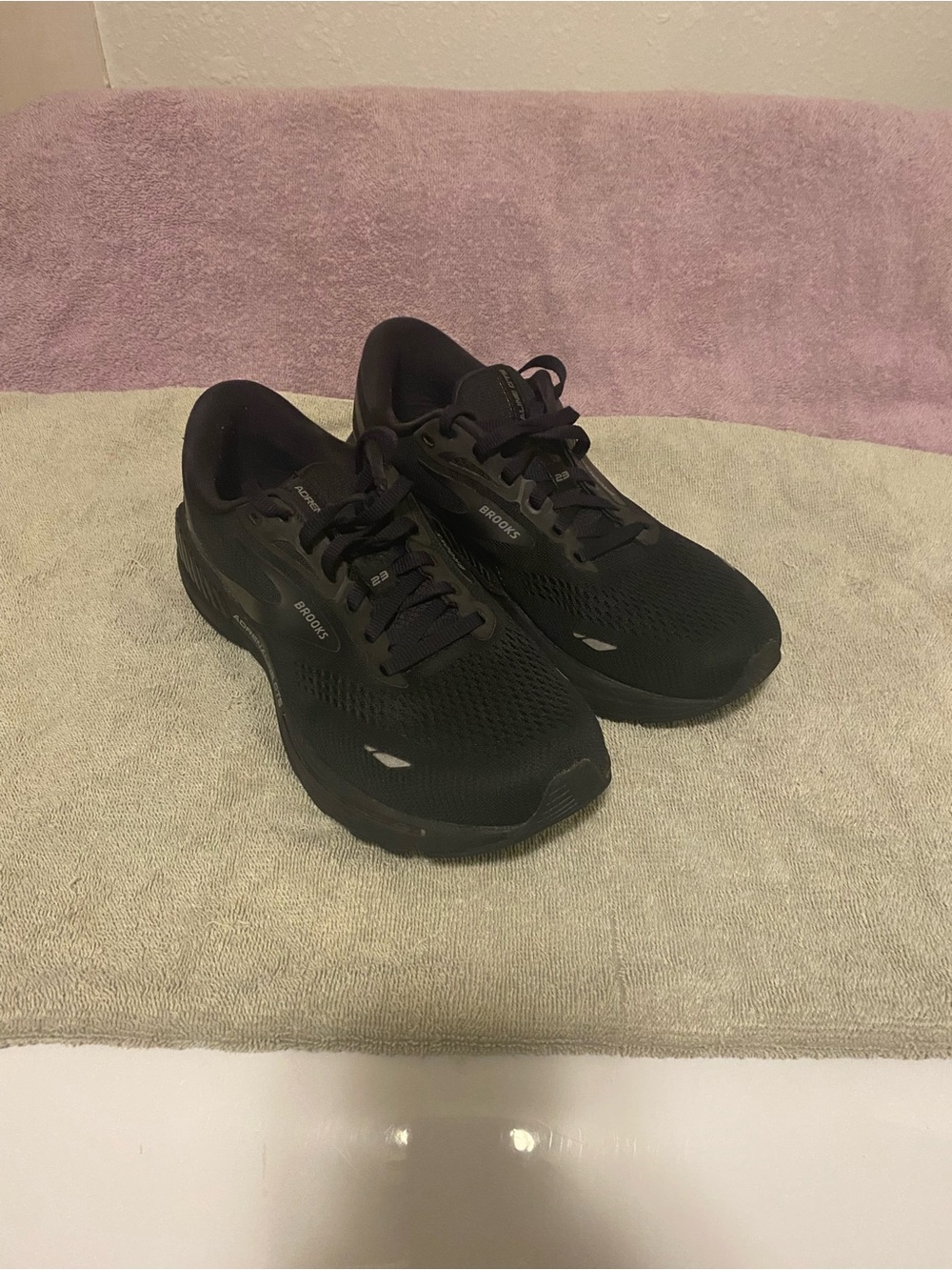 Brooks Men's Black Athletic Running Shoes